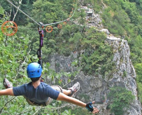 Tirolinas en el exclusivo y único gran parque de aventuras de Asturias