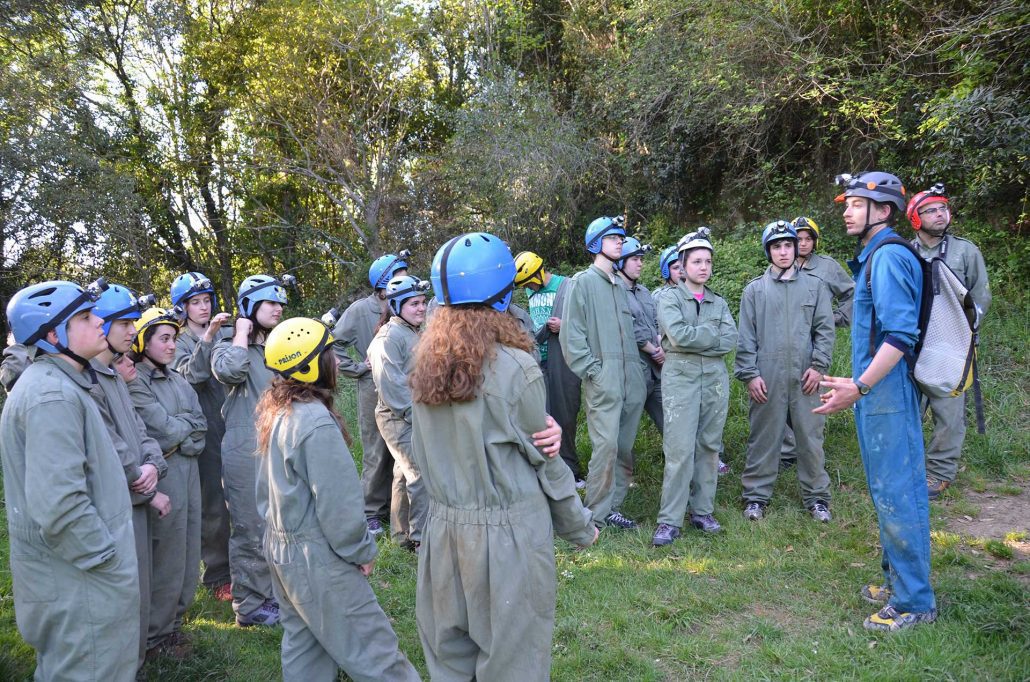 Colegio en espeleología con K2