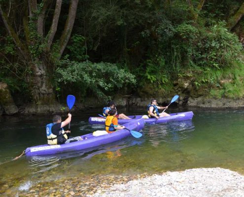 Paso tranquilo en el mejor tramo del Sella para las familias con niños