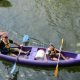 Un padre en la canoa con su hijo menor de 12 años