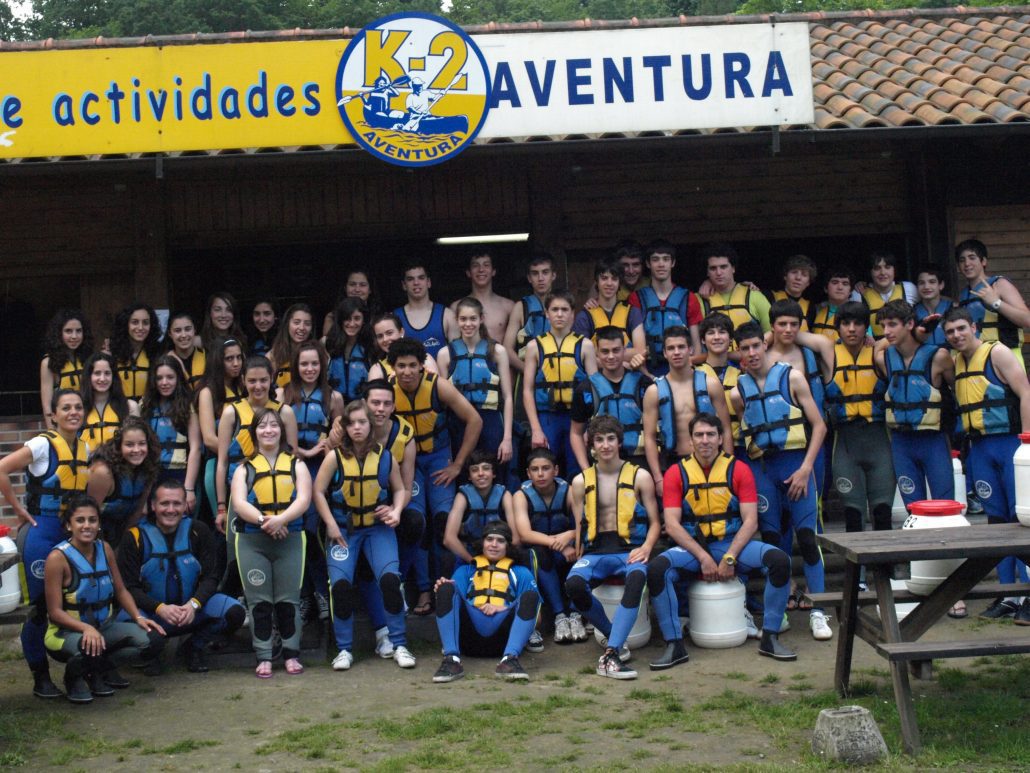 Gran grupo de un colegio en foto de memoria