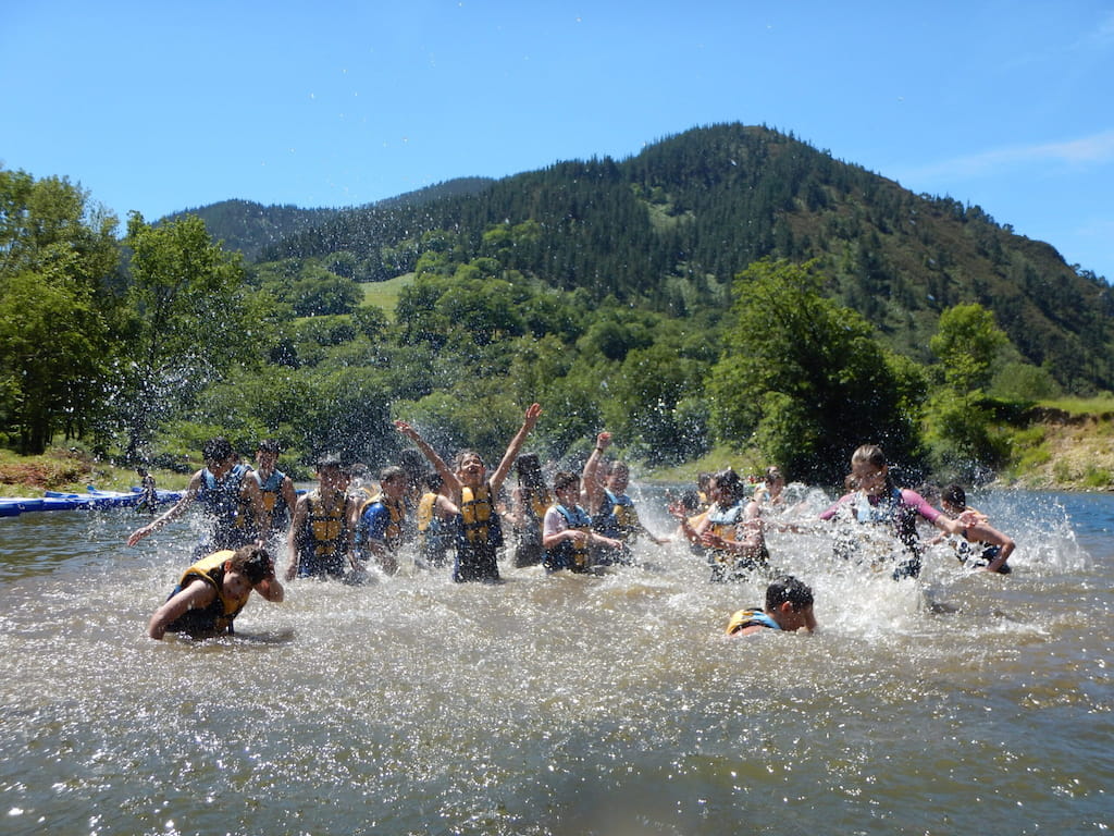 Actividades de aventura para niños en Asturias, descenso del sella