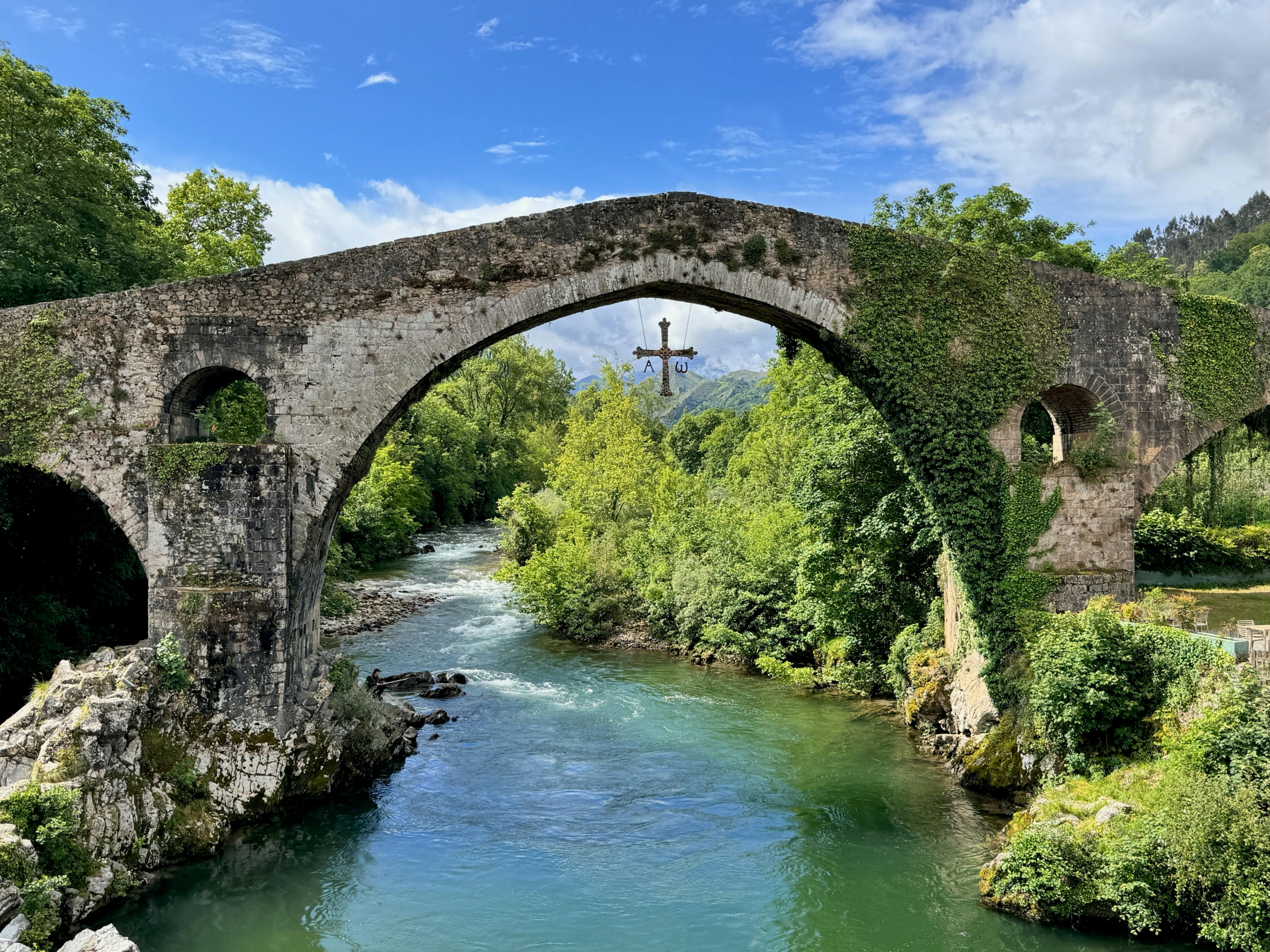 pueblos asturias descenso sella cangas de onis