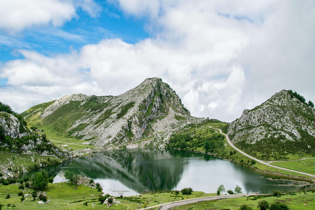 K2 Aventura - Descenso del Sella en Canoa Lago Enol - Lagos de Covadonga