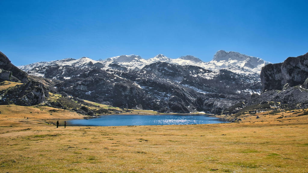 K2 Aventura - Descenso del Sella en Canoa Lago Ercina - Lagos de Covadonga